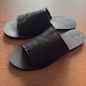 FRYE - Riley Women’s Black Woven Leather Slide Sandals